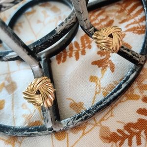 💚💎VTG Gold Tone Triangle Earrings